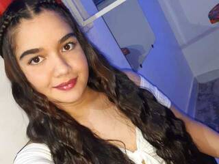 Еротски видео цхат queenroxyy