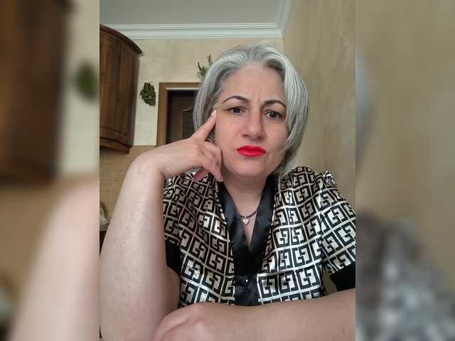 Емитовање снимка екрана QueenSusana