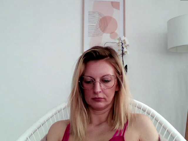 Фотографије RachellaFox Sexy blondie - glasses - dildo shows - great natural body,) For 500 i show you my naked body @remain