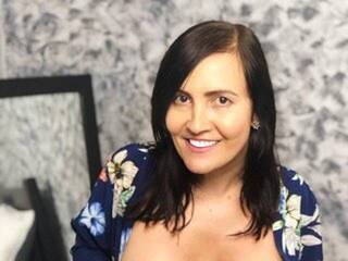 Еротски видео цхат Raqueel