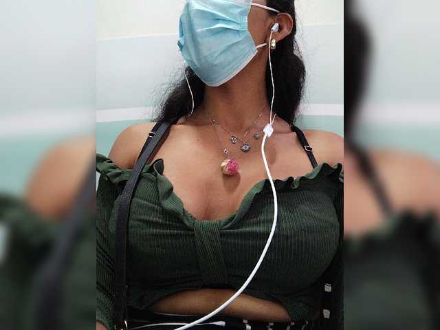 Емитовање снимка екрана RebeccaRosse