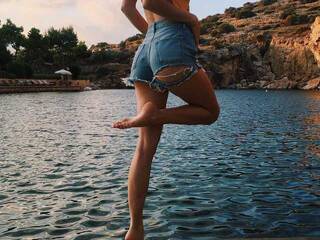 Еротски видео цхат RedBeast69