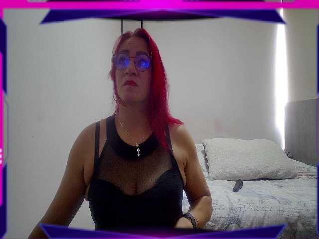 Фотографије redhair805 Welcome guys... my sexuality accompanied by your vibrations make me very horny