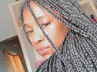 Еротски видео цхат Rihana-28