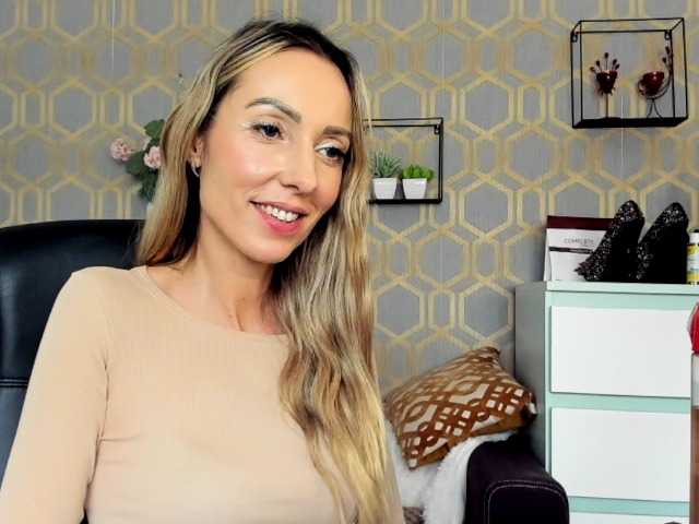 Емитовање снимка екрана rikaBlondine