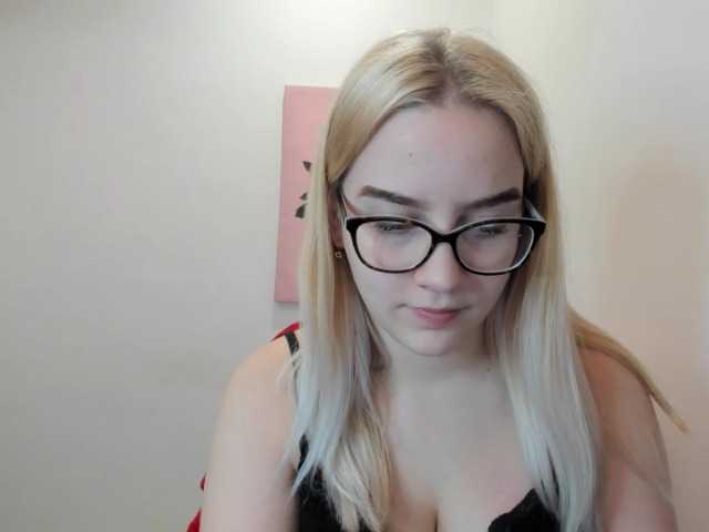 Фотографије rikkisix69 Hi guys :) My name is Rikki, my biggest strengths are my #bigtits, and #ass. Im still #teen, and #new here, and very #shy too. ;)