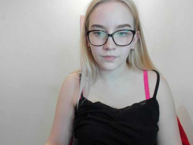 Фотографије rikkisix69 Hi guys :) My name is Rikki, my biggest strengths are my #bigtits, and #ass. Im still #teen, and #new here, and very #shy too. ;)