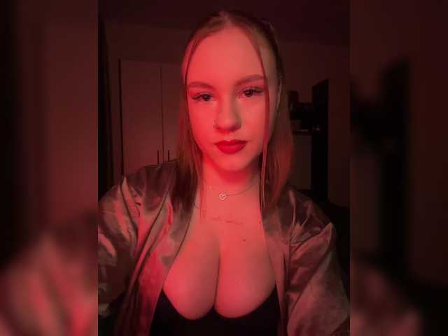 Емитовање снимка екрана Rinaaaa-cherry