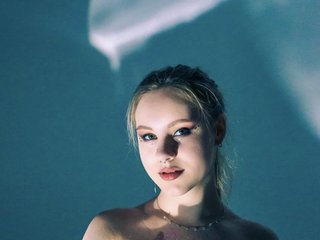 Еротски видео цхат Rinaaaa-cherry