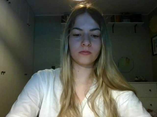 Емитовање снимка екрана RosieJune