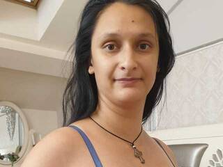 Еротски видео цхат RossieWhatt