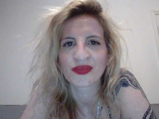 Емитовање снимка екрана Rosymara