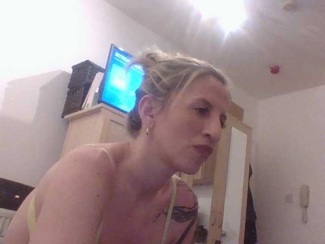 Емитовање снимка екрана Rosymara