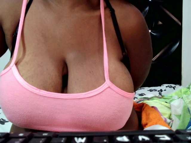 Емитовање снимка екрана RousPrecious