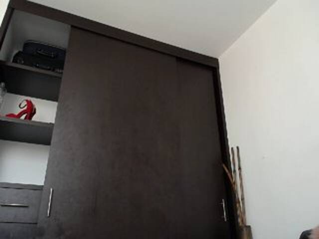 Емитовање снимка екрана ROXANADIAX