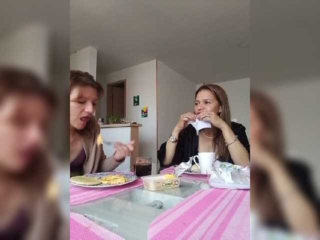 Емитовање снимка екрана roxanefoxx0