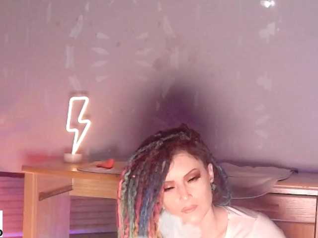 Емитовање снимка екрана RoxieLovesick