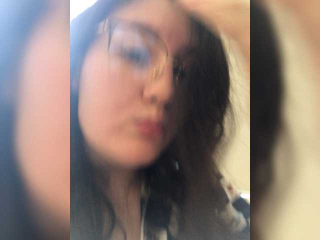 Емитовање снимка екрана SaanviUwU