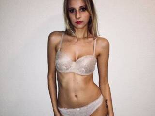 Еротски видео цхат SallyStudent