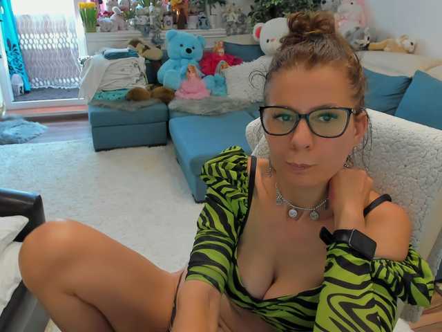 Фотографије SalomeJade Welcome to my room#pvt#lovense#ohmibod#it makes me smile and wet:)).any tips is ***you!!!