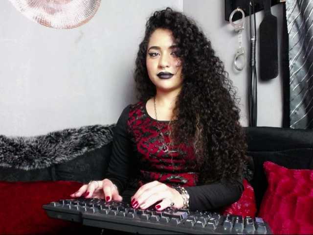 Емитовање снимка екрана SamantaHegazy