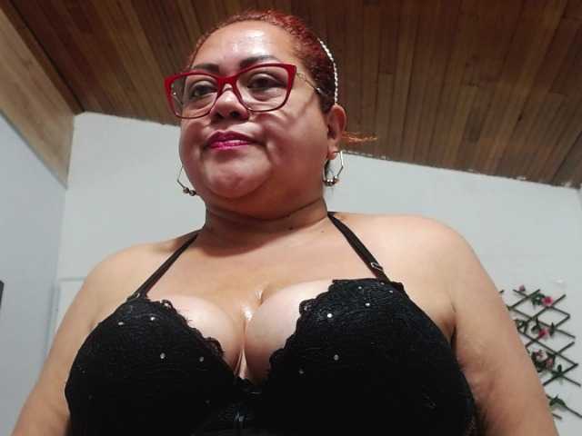 Фотографије Samantta-Jone Come and play with me sexy and hot #mature #bigboobs #milf #bbw #bigass MY GOALS IS: STREPTEASE