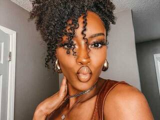 Еротски видео цхат Sarah-Sweets