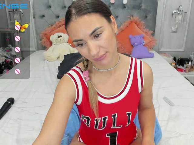 Фотографије SaraJennyfer Torture me whit your tips!!Spin the wheel for 50 tkjs!#squirt #anal #pussy #bj #joi#cei