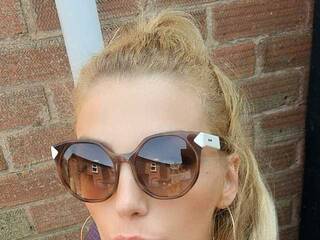 Еротски видео цхат SavageAss