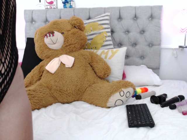 Емитовање снимка екрана TiffannyKutle