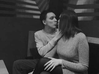 Еротски видео цхат Sex-Dealers