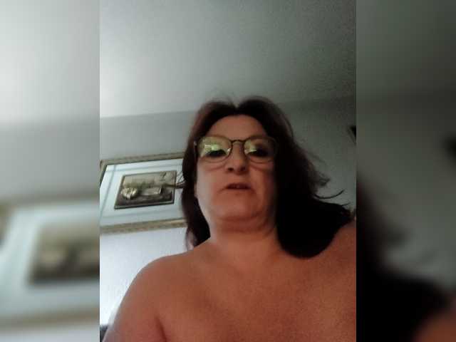 Емитовање снимка екрана sexyesther