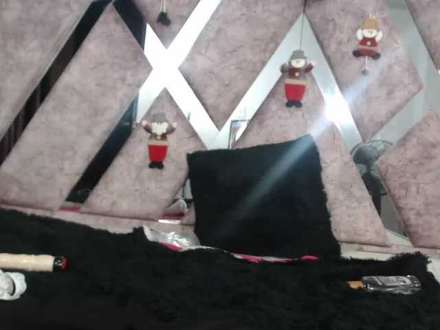 Емитовање снимка екрана ShantalWhite