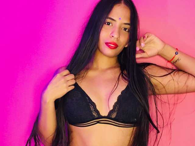 Слика профила Shay-mitchell