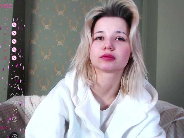 Емитовање снимка екрана nicoleblonde