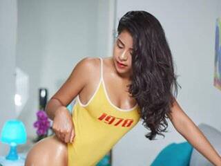 Еротски видео цхат SIMONAEVANS2