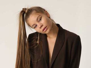 Еротски видео цхат skyler-lux