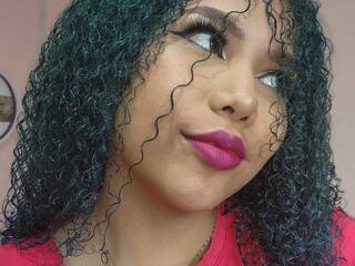 Еротски видео цхат smiling-curly