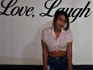 Еротски видео цхат AdamSalinas