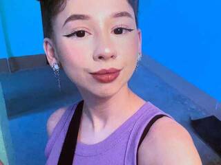 Еротски видео цхат SonyaMeow