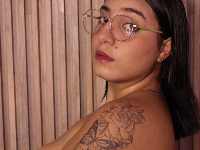 Слика профила Sophia-curvy1