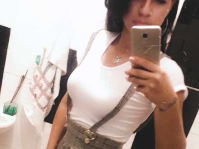 Слика профила Sophiaa-Clark