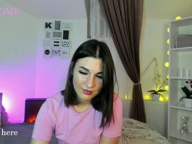 Фотографије SophiaLeone18 first day here I am Lara #18 #new #brunette #bisexual #dildo join me and let's f.ck