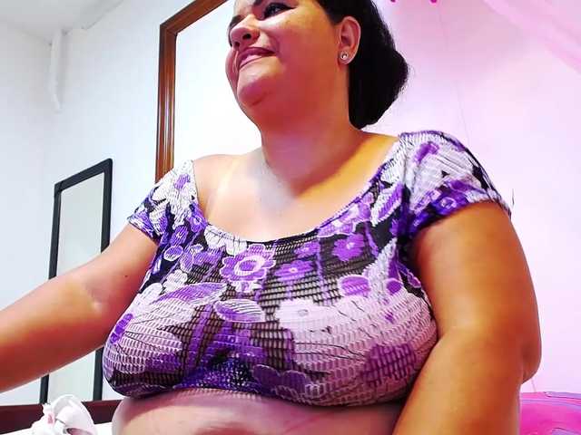 Фотографије SophieRose hi ♥ im new here♥ come and fuck my tits♥ oil body 111 tkn♥ #latina #milf #bigtits #cum