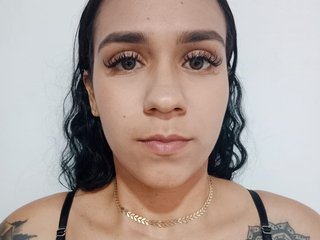 Еротски видео цхат SOPHIIE-ADAMS