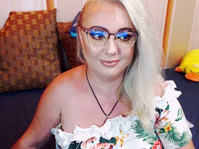 Емитовање снимка екрана SquirtinLeona