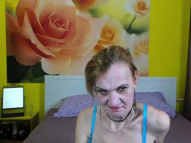 Емитовање снимка екрана SqurtyLally69