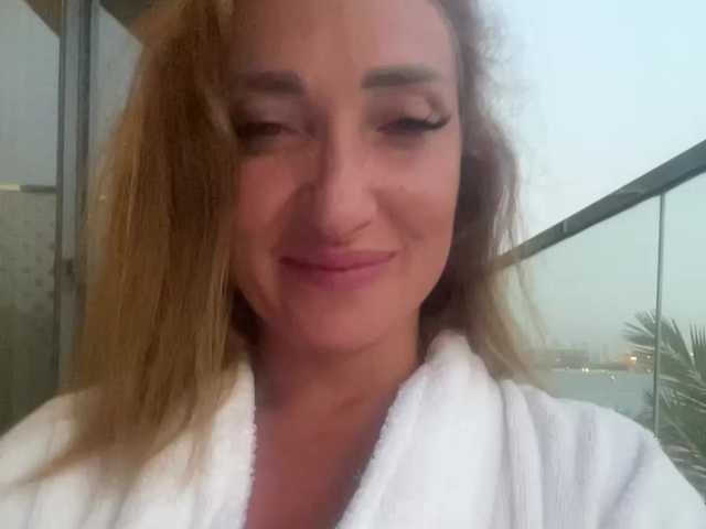 Емитовање снимка екрана Miss_Prosseco