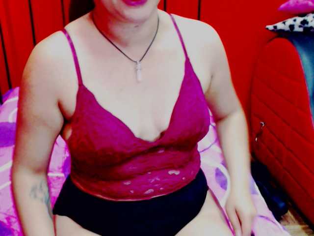 Фотографије Stephanyhot1 welcome to my room, I'm Stephany, add me to your favorites list and let's have pleasant orgasms ♥♥♥Would you like to experiment with the prohibited? Let's go private and find out