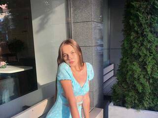 Еротски видео цхат SugaaaaR